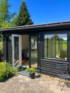 Summer House With Pool Near Dronningmølle Beach