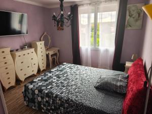 independent apartment in house with 3 bedrooms