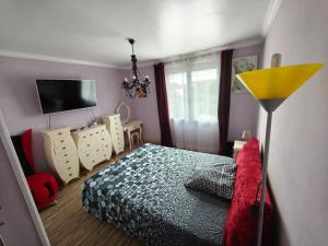 independent apartment in house with 3 bedrooms