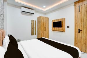 Collection O Ram Mandir Ayodhya Formerly Hotel Aarambh