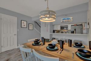 Fisherman Friend! - Coastal Condo - Views Await!