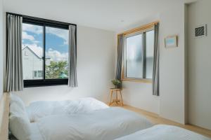 Four Seasons Home BY REINDEER