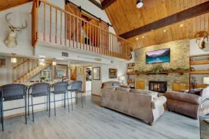 Gettin Guada loopy with Hot Tub & Riverfront