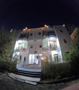 Dolphin suites apartment