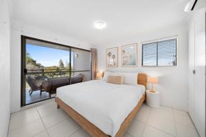 Absolute Oceanfront Stay At Mooloolaba and Alex