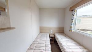 Flash sale ending for 6berth caravan partial sea & beachview, Haven littlesea, Weymouth