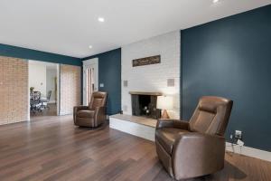 Gorgeous Home with Grill 5Min from MainSt!