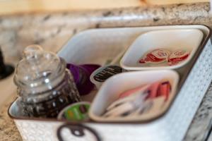 Fancy Cabin Right on Main St!