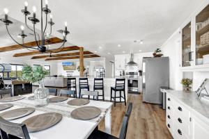 Hilltop Lux Haus with InfinityPool-Hottub-PoolTable