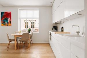 DINBNB Apartment l 200m to Torgallmenningen l High-End Bergen Stay l Steps from Center