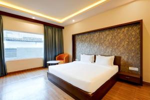 Super Townhouse Oak Mahadevapura Opposite Phoenix Mall Formerly Grand Wilton Inn