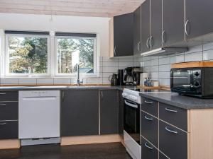 10 person holiday home in Løgstør-By Traum