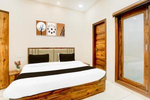 Super Collection O City Center Ludhiana Formerly MMC Inn