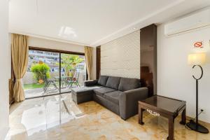 Brand new apartment in Park Albatros with pool view