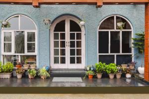 Collection O Mall Road Near St. Georges College