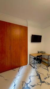 LuxBlue Apartment Kypseli