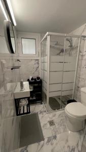 LuxBlue Apartment Kypseli