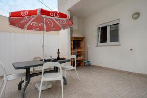 A O - Tina House Ferrel