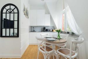 Przestronny Apartament z Klimatyzacją, Sauną i Siłownią by Renters Prestige