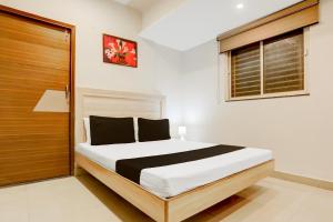 Collection O Gwalior Railway Station Formerly Hotel Sagar