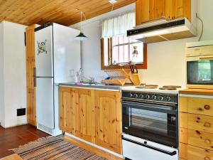 4 person holiday home in HALLABRO-By Traum