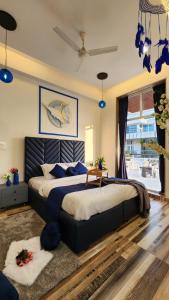 The Glass House 5Bhk