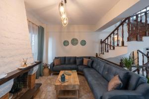 3BR Private House with 3 Bathrooms & Amazing Balcony