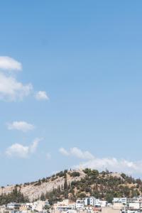 1BR Designer Apt Next To Metro & 15 minutes to Acropolis