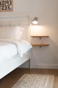 1BR Designer Apt Next To Metro & 15 minutes to Acropolis