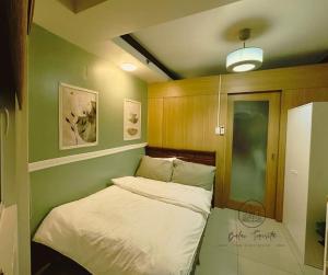 Balai Teresita at Shell Residences