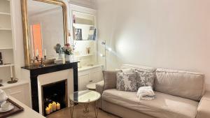 Quartier Tour-Eiffel Haussmann Art Lovers dream 1894