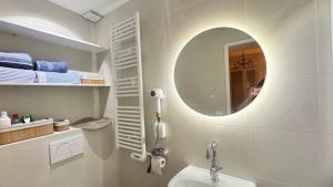 Quartier Tour-Eiffel Haussmann Art Lovers dream 1894