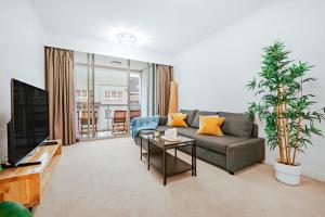 2 Bedroom Apartment Pyrmont with Pool and Gym Access