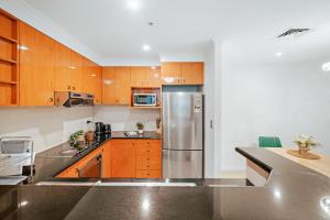 2 Bedroom Apartment Pyrmont with Pool and Gym Access