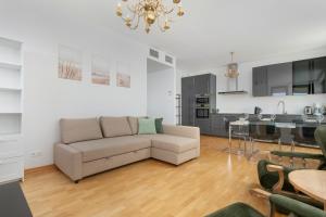 Nowoczesne Apartamenty w Gdyni z Pięknym Widokiem i Parkingiem by Noclegi Renters