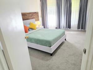 Spacious Home Near Perth Airport & City