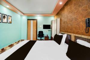 Collection O Tarapith Railway Junction Formerly Newtown Park