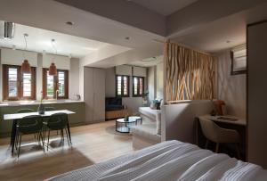 Hyati Thessaloniki, Adults Only