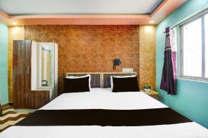 Collection O Tarapith Railway Junction Formerly Newtown Park