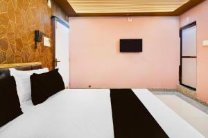 Collection O Tarapith Railway Junction Formerly Newtown Park