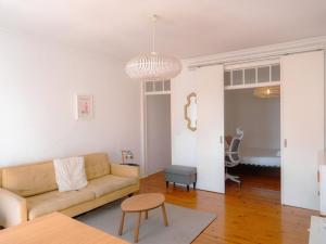 Bright 2BR Alfama Apartment w AC | By Airnest