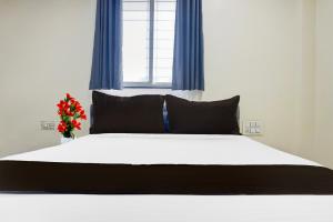 Super Collection O Katraj Near KK Market