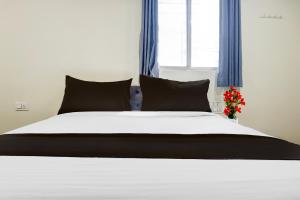 Super Collection O Katraj Near KK Market