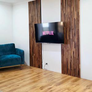 Spacious Home Near Perth Airport & City