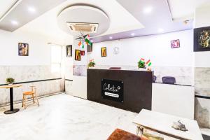 Collection O Sector 110 Noida