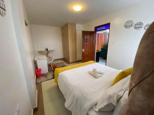 Cozy & Modern One Bedroom Opposite Garden City Mall