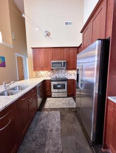 Luxuriously Furnished 2BR Loft