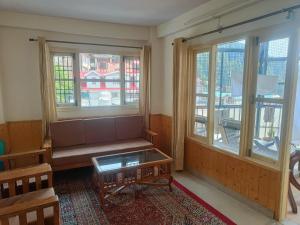 Jishas Homestay Near Mall Road