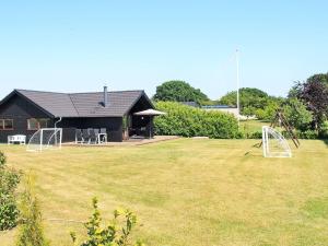 8 person holiday home in Ebeltoft-By Traum
