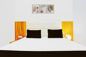 Collection O Adajan Formerly Hotel Western Inn